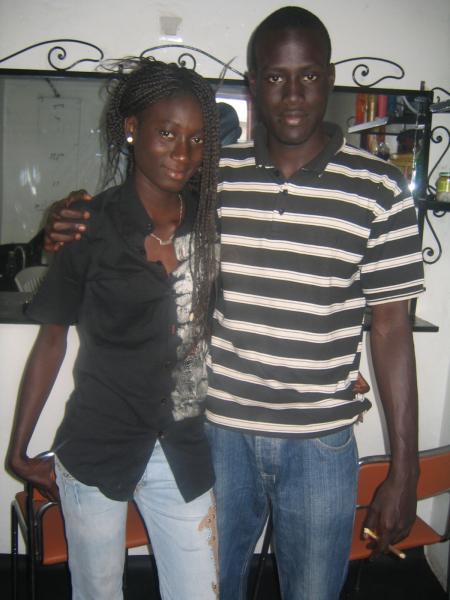 Mw et la petite soeur d'une amie du meme quartier que mw